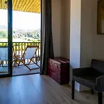 Furnas Houses Tatil Evi
