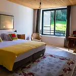 Furnas Houses