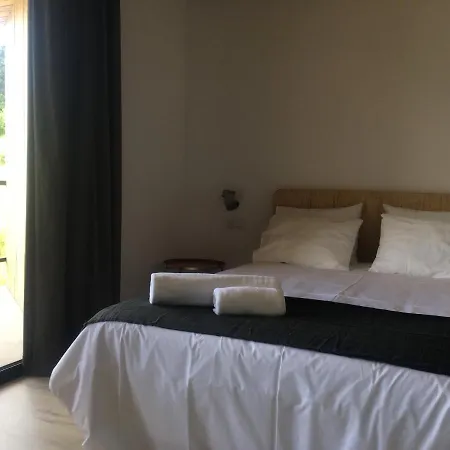 Furnas Houses